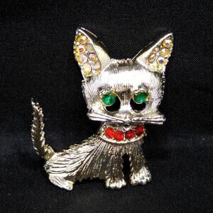 Sitting Cat Rhinestone Eyes & Collar Brooch, Gold Plated, 1960s Vintage Jewelry